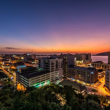 Holiday Inn Express Kota Kinabalu City Centre By Ihg Екстер'єр фото