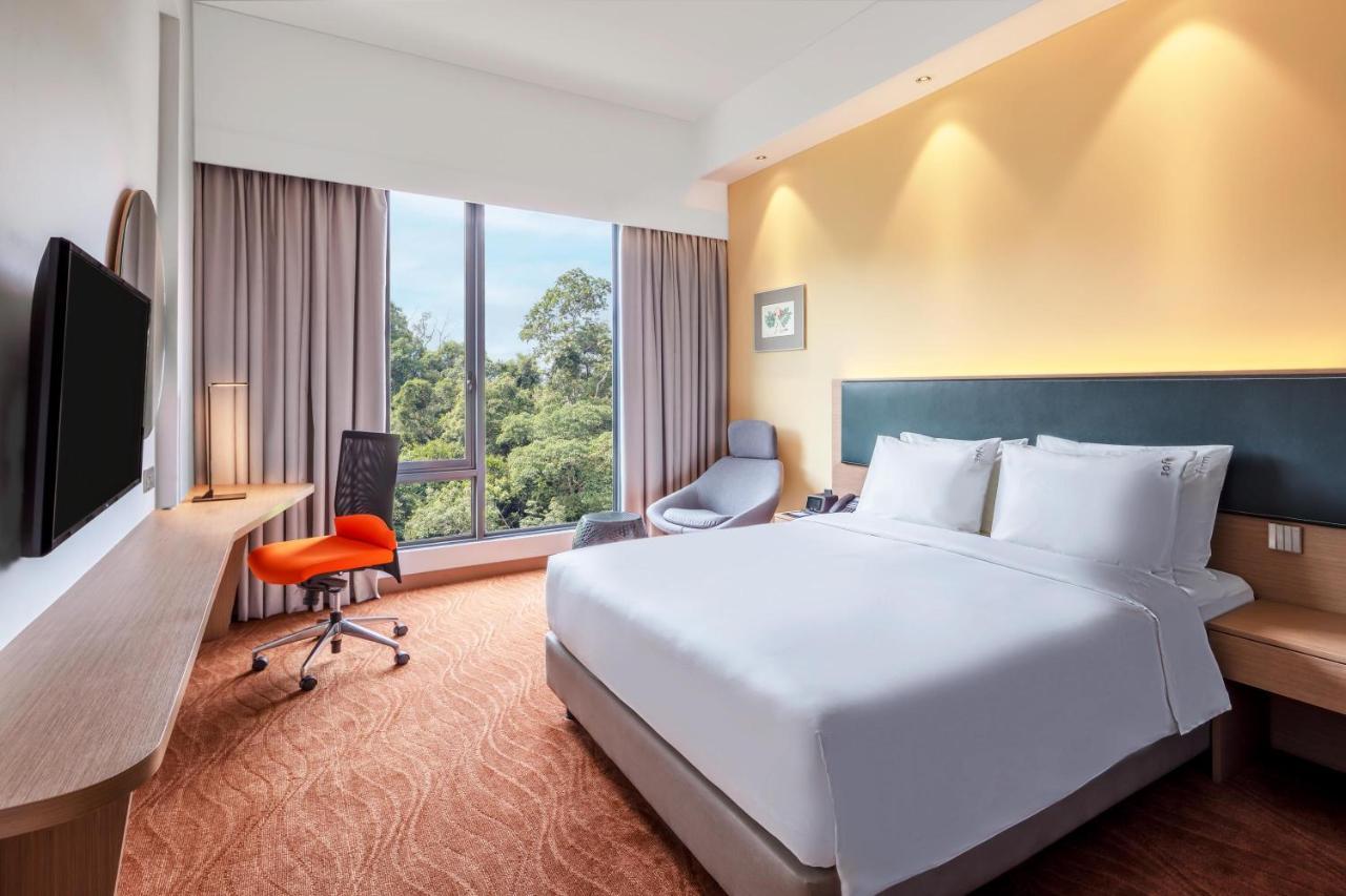 Holiday Inn Express Kota Kinabalu City Centre By Ihg Екстер'єр фото