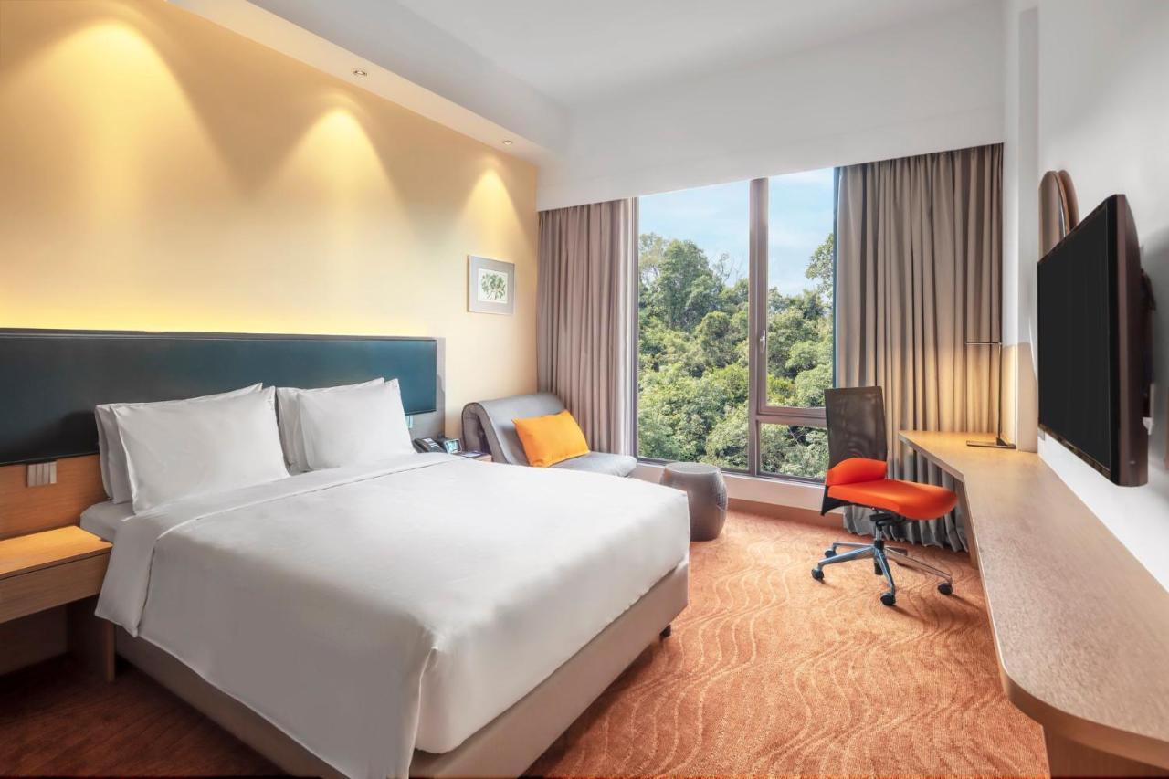 Holiday Inn Express Kota Kinabalu City Centre By Ihg Екстер'єр фото