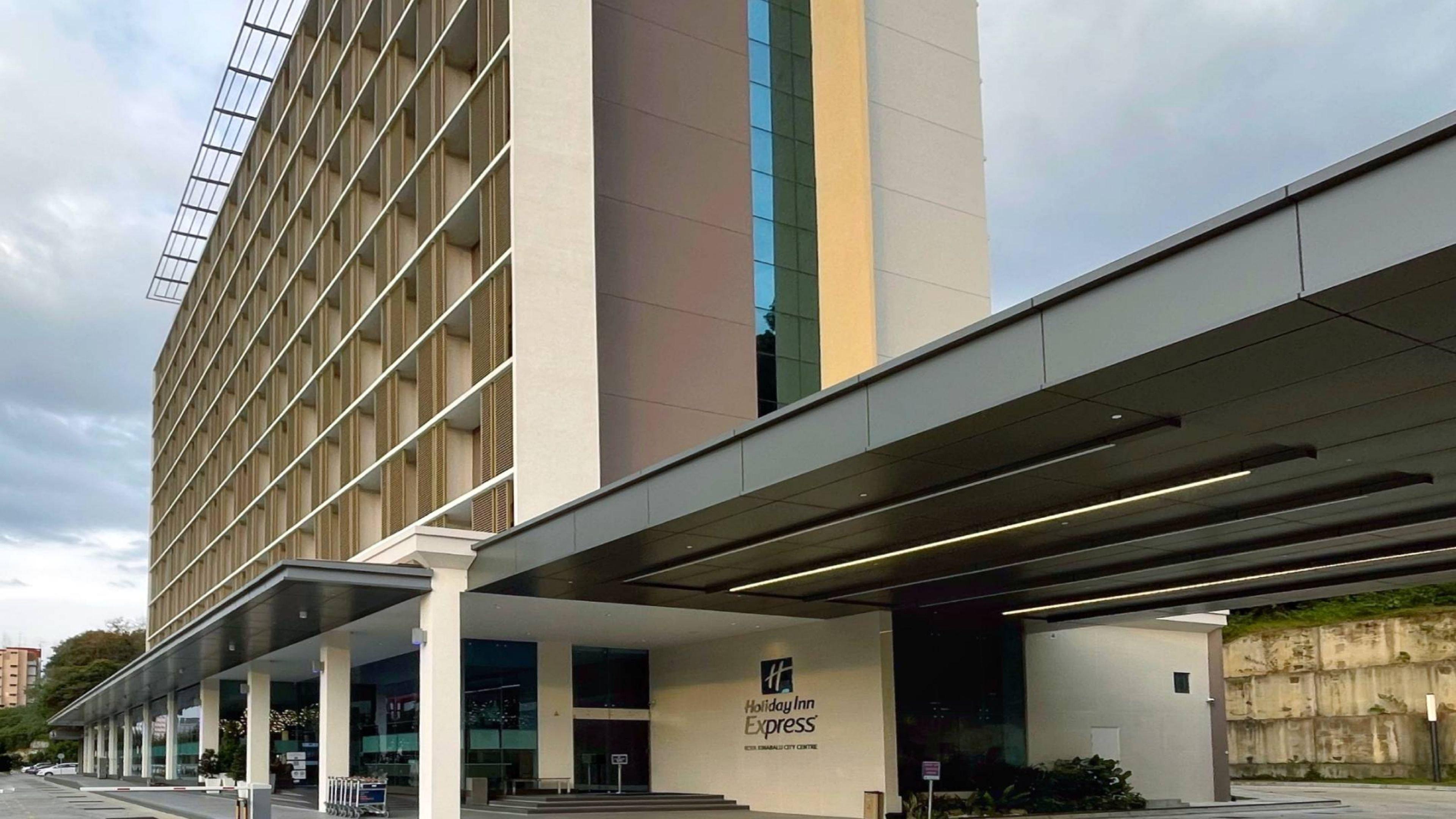 Holiday Inn Express Kota Kinabalu City Centre By Ihg Екстер'єр фото