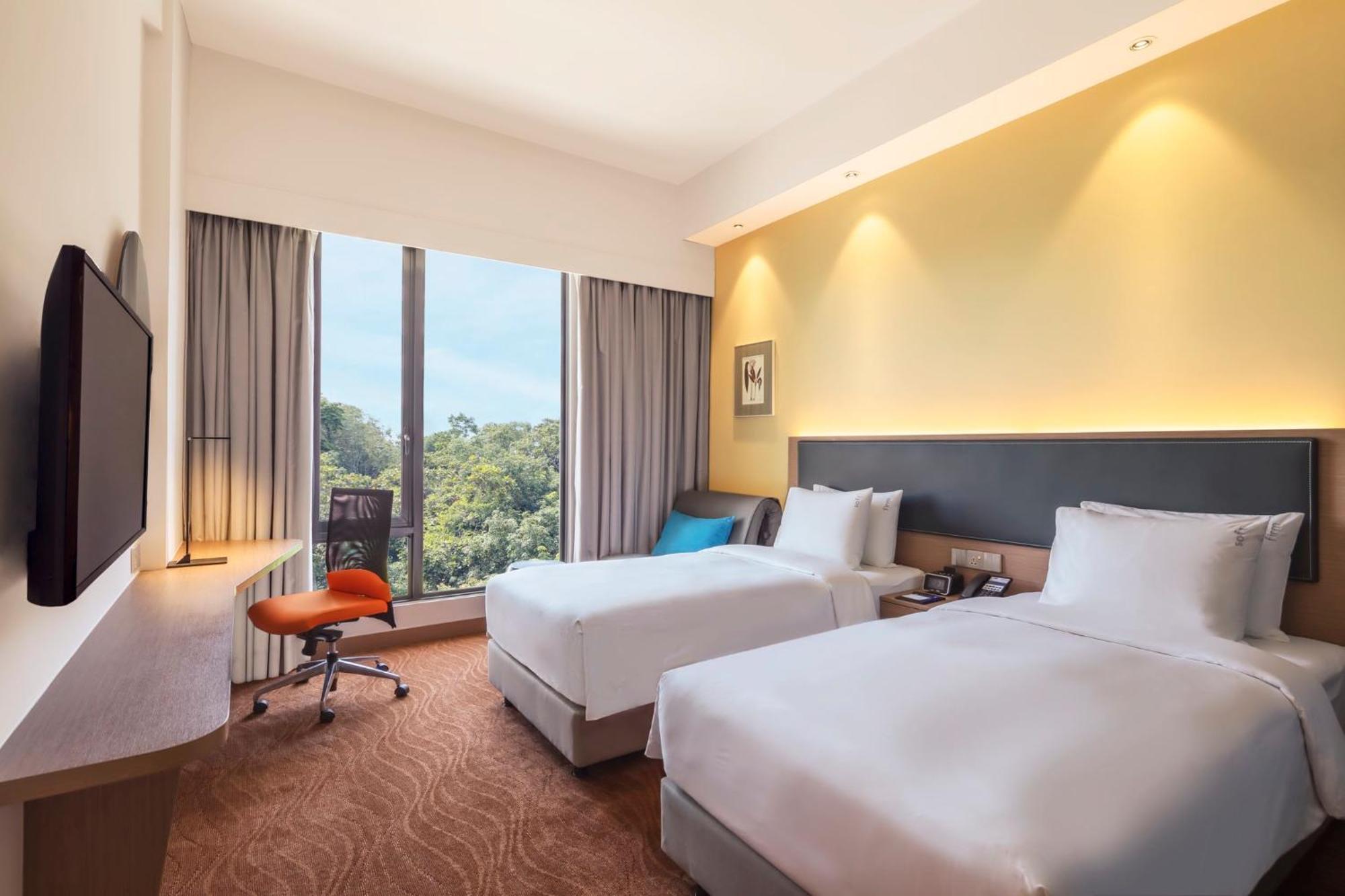 Holiday Inn Express Kota Kinabalu City Centre By Ihg Екстер'єр фото